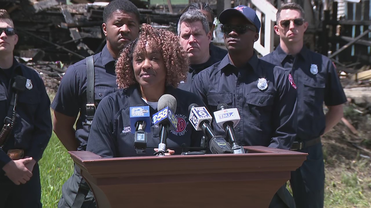 Smoke alarm check: Milwaukee firefighters visit homes after fatal fire