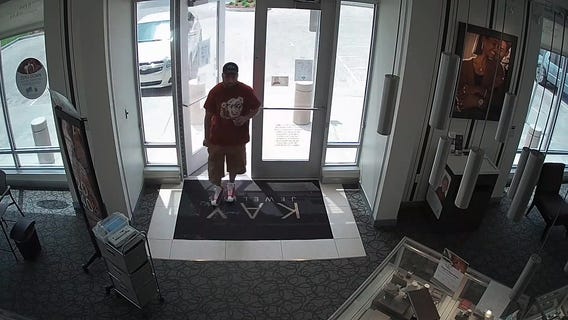 Man attempts to steal from Menomonee Falls jewelry store using brick on display case