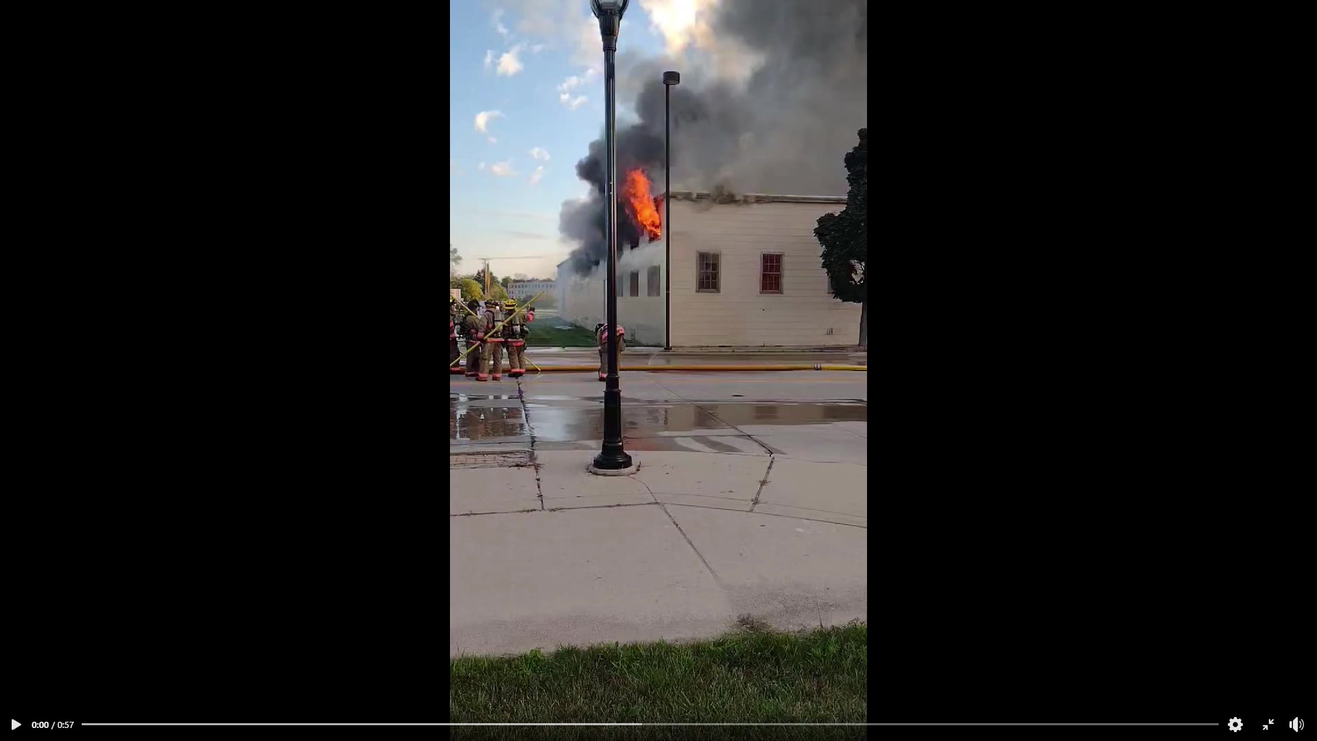 Commercial building fire in Sheboygan (Credit: Ryan Dendekker)