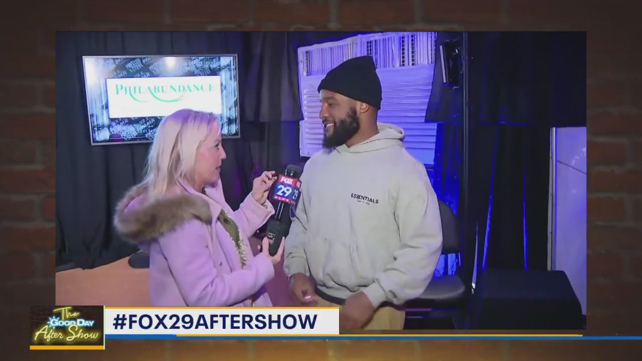 Moment of the Day: Eagles star Boston Scott shows off his runway walk