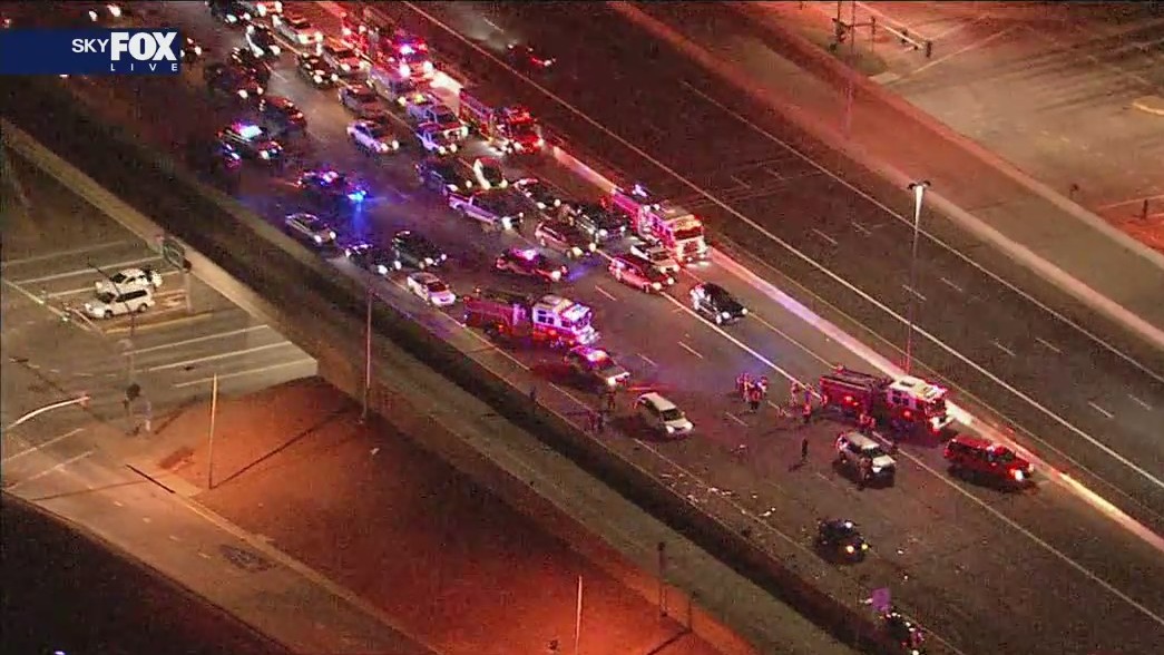 Deadly crash closes portion of southbound I-17 in north Phoenix | FOX ...