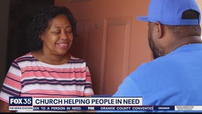Pay It Forward: Orlando church gives $1,000 to mother and son in need