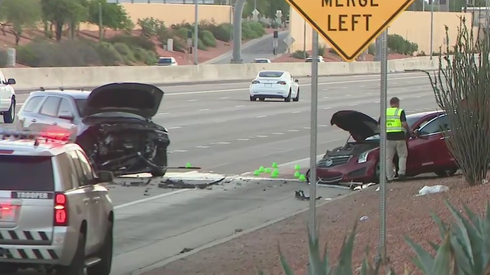Arizona trooper rams into car to stop wrong-way driver | FOX 10 Phoenix
