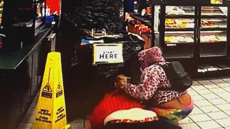 Silent Witness: Phoenix Circle K employee attacked by woman with brick