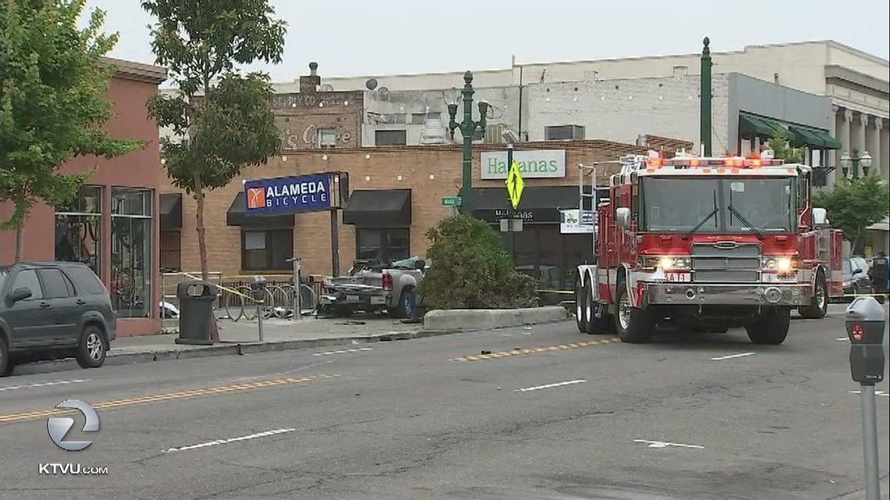 Speed may be cause in Alameda crash that kills 2