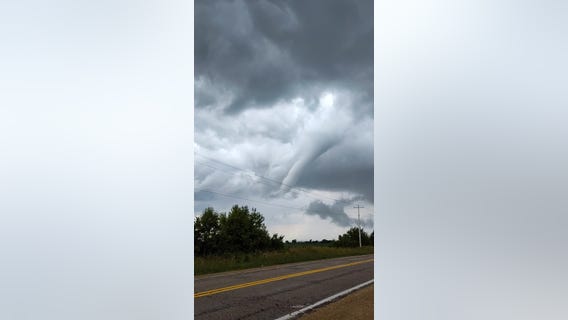 Funnl cloud near Clinton
