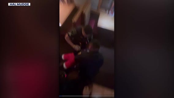 Kenosha officers' Applebee's arrest