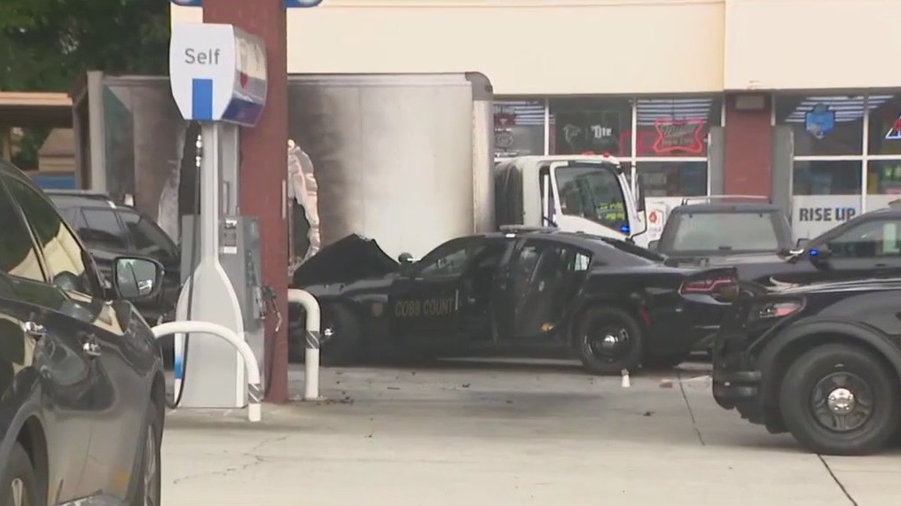 Driver of box truck shot, killed by police | FOX 5 Atlanta