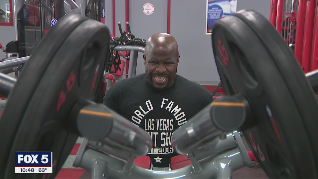 Former Falcons lineman back in Atlanta as pro wrestler