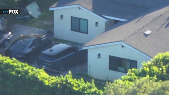 Man dead, wife hospitalized after shooting in Sylmar