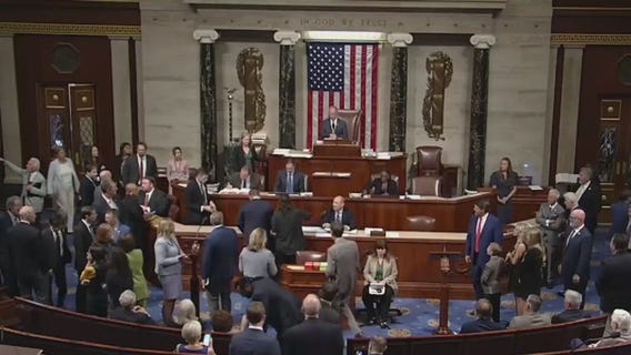 Congress goes on recess without funding bill