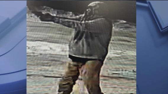 Aurora, IL, shooting leaves man hurt, police search for suspect