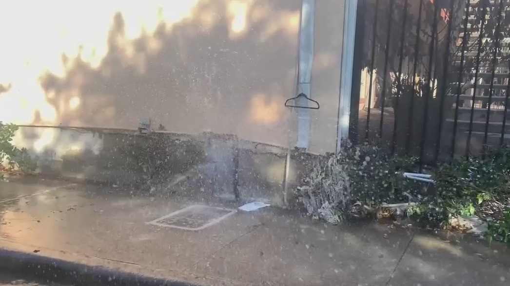 Houston -area plumbers are being flooded with calls about bursting pipes