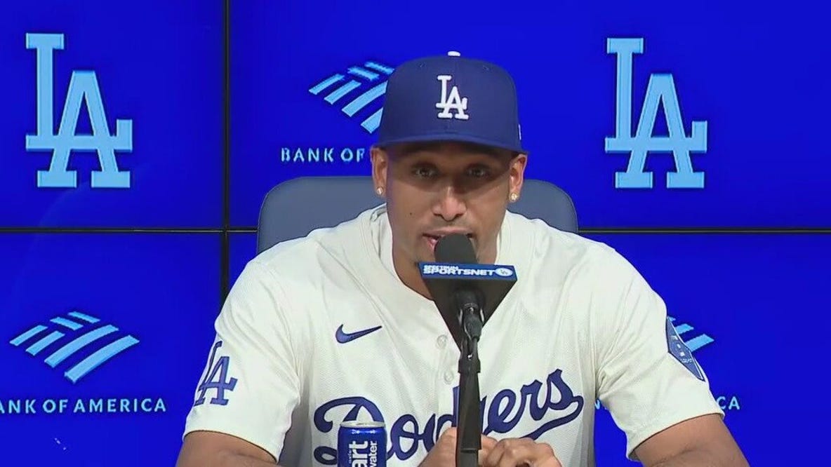 Edwin Díaz is officially a Dodger