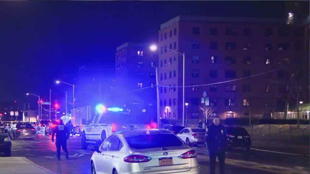 Suspect dies following police-involved shooting in Queens | FOX 5 New York