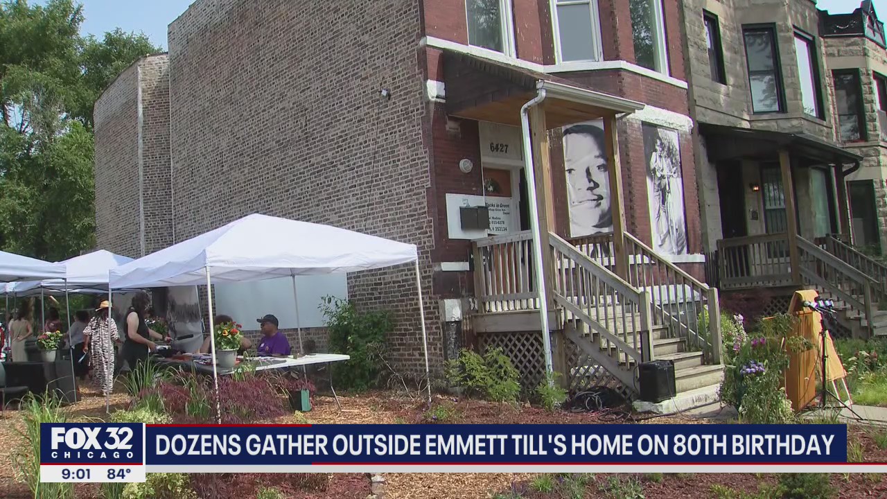Chicagoans gather outside Emmett Till's home on 80th birthday