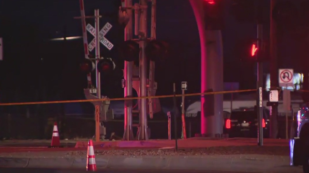 Motorcyclist killed in solo crash in Peoria, police say