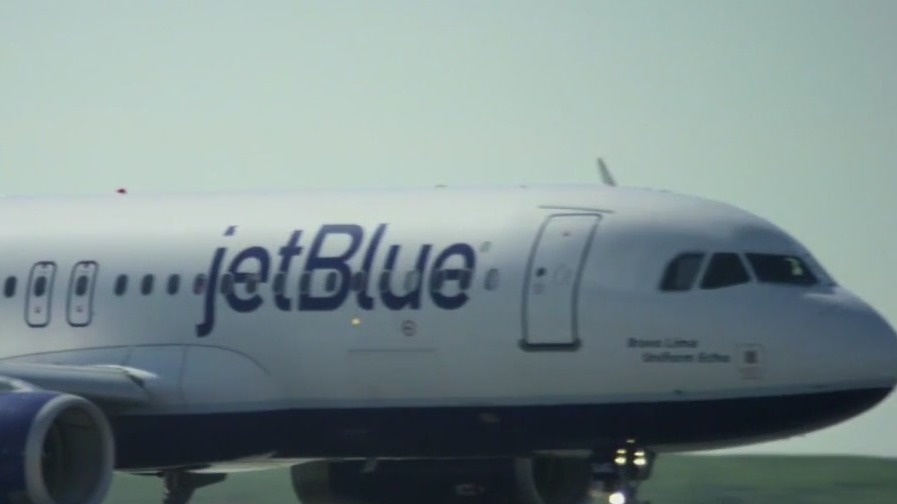 JetBlue raises checked luggage fees