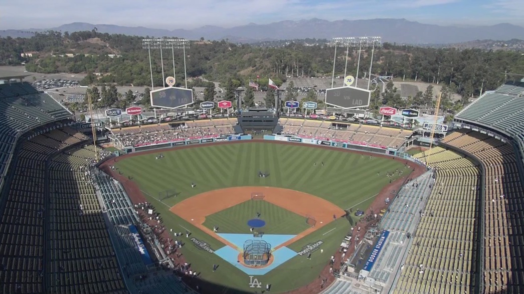 Roberts believes in Dodger team ahead of Game 5