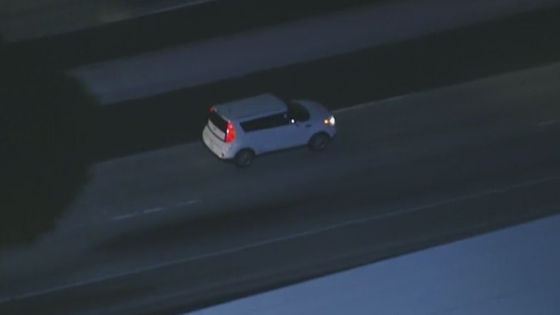 Possible stolen Kia leading authorities on police chase across LA