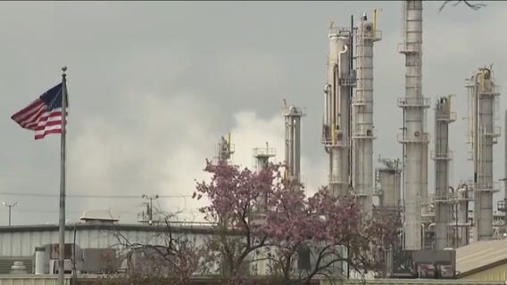 1 killed, 1 injured following explosion at Seneca Petroleum in suburban Lemont