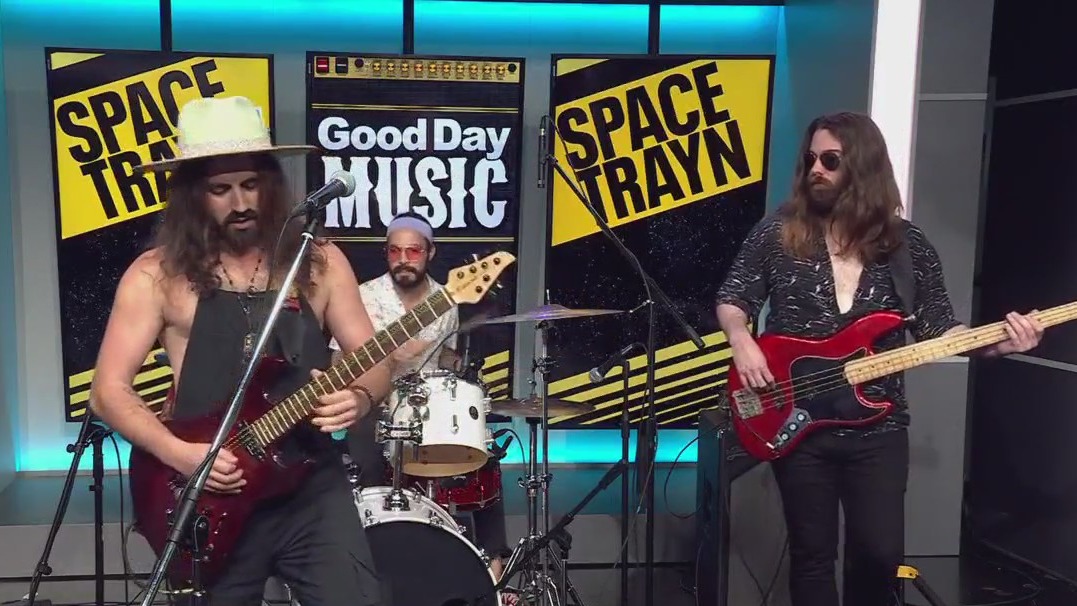 Space Trayn performs 'I Really Don't Know'