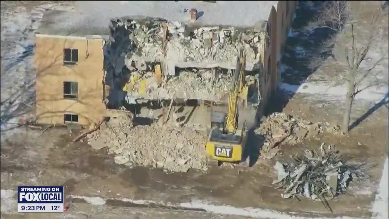 Demolition begins on Tinley Park 'eyesore'