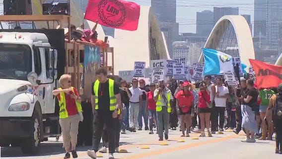 Anti-ICE rally shuts down 6th Street bridge