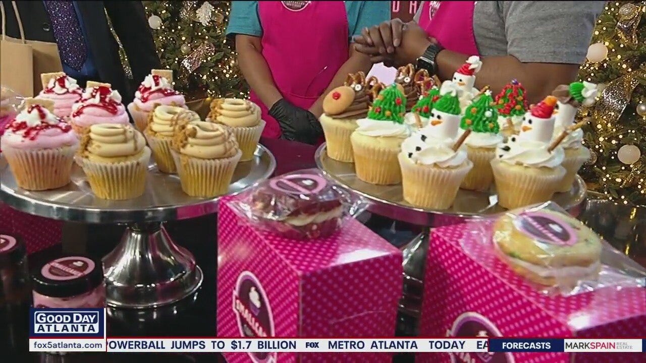 3 easy Christmas themed DIY cupcake designs with Smallcakes Cupcakery