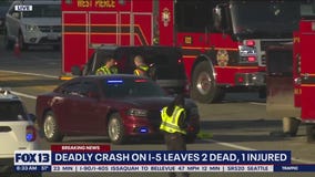Deadly crash on I-5 leaves 2 dead, 1 injured