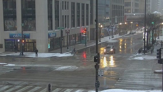 Chicago snowstorm prompts IDOT response to keep highways clean