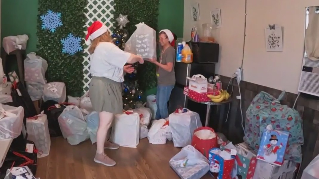 Sponsoring Christmas presents for kids