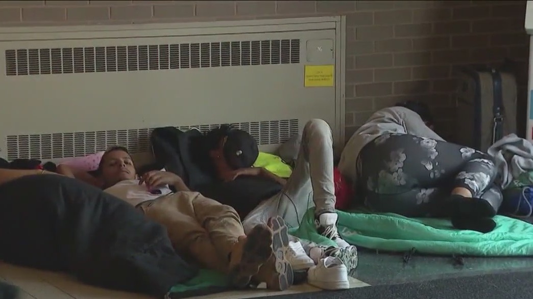 Chicago college eyed as shelter for 400 migrant families