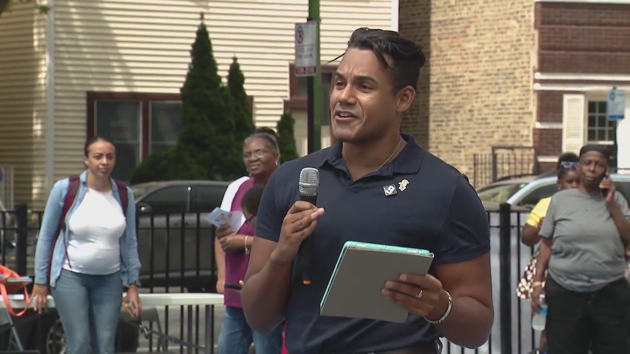 Chicago school renamed in tribute to White Sox legend
