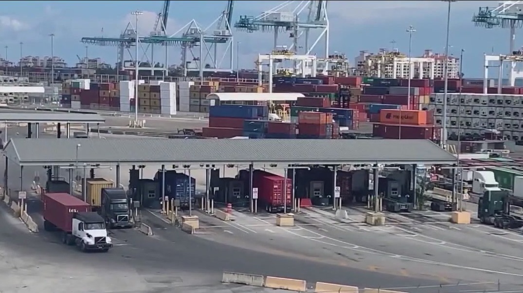 Trump pauses Mexico tariffs for 1 month