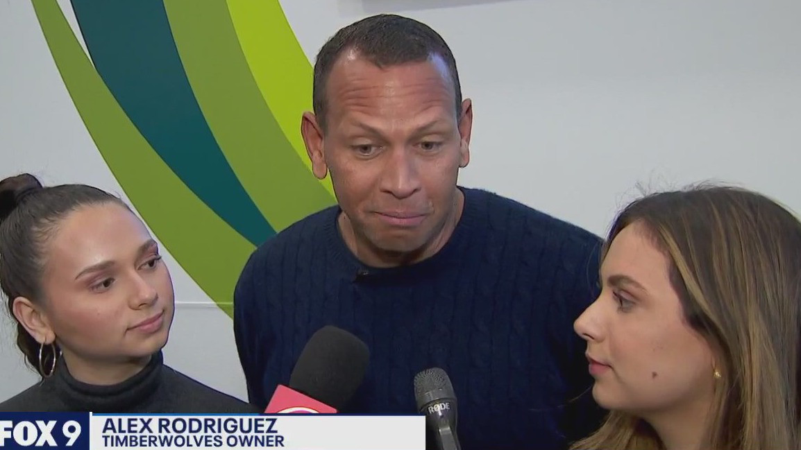 Wolves pack potatoes with Second Harvest Heartland