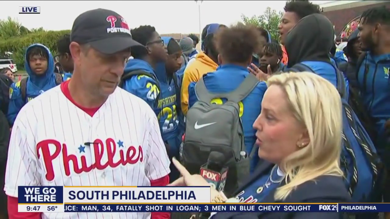 Phillies' Red October bus visits South Philadelphia school