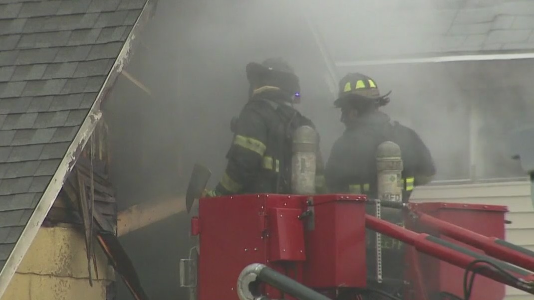 House fire on Milwaukee's south side | FOX6 Milwaukee