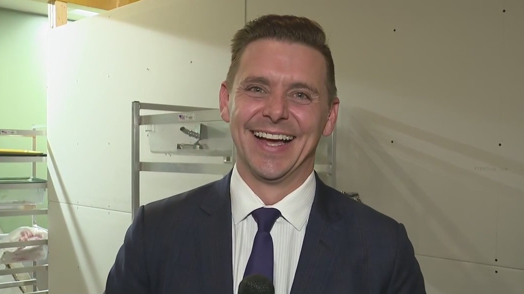 St. Sabina serves 2,000 hot holiday meals as need surges across Chicago | ChicagoLIVE