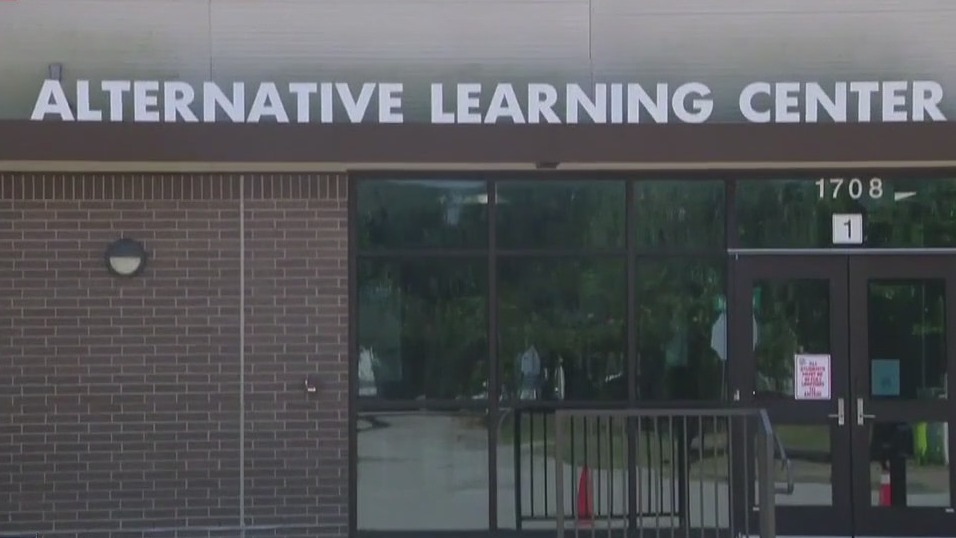 2 Lamar CISD students charged, substitute teacher being investigated