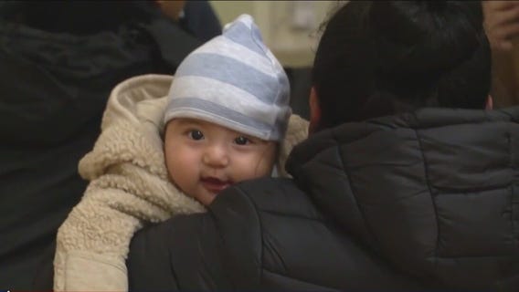 Salvation Army, Chicago Bears feed migrants