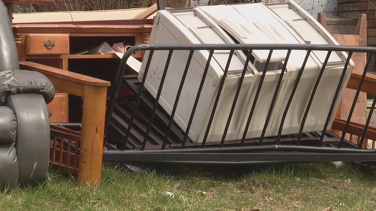 Highland Park woman wants mess cleaned up