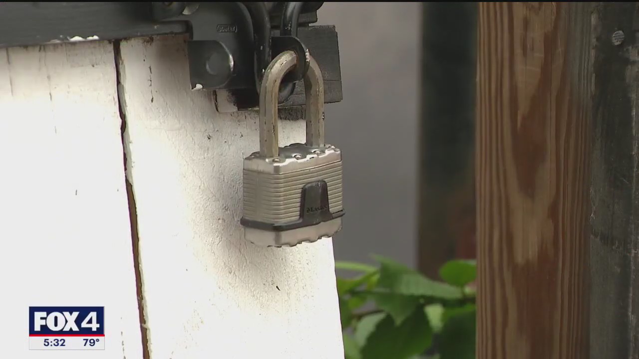 Thieves steal eleven AC units from Dallas church