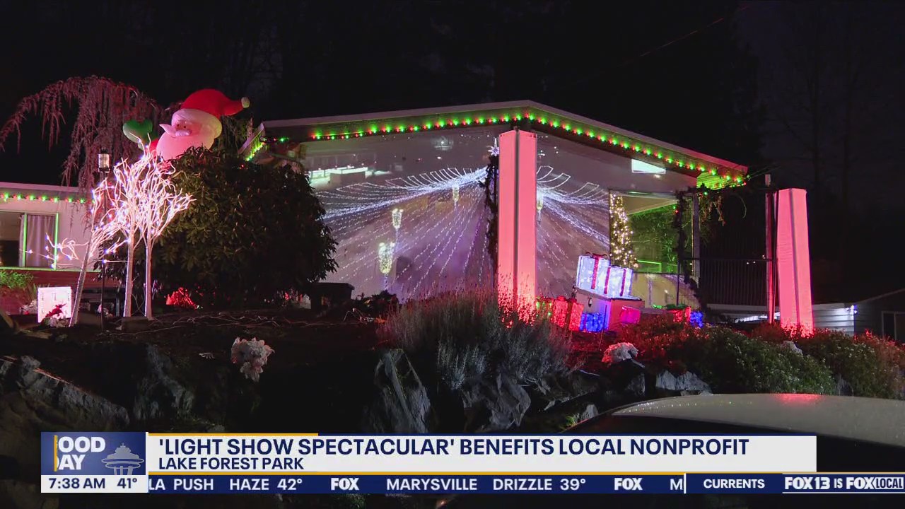 'Light Show Spectacular' in Lake Forest Park, WA
