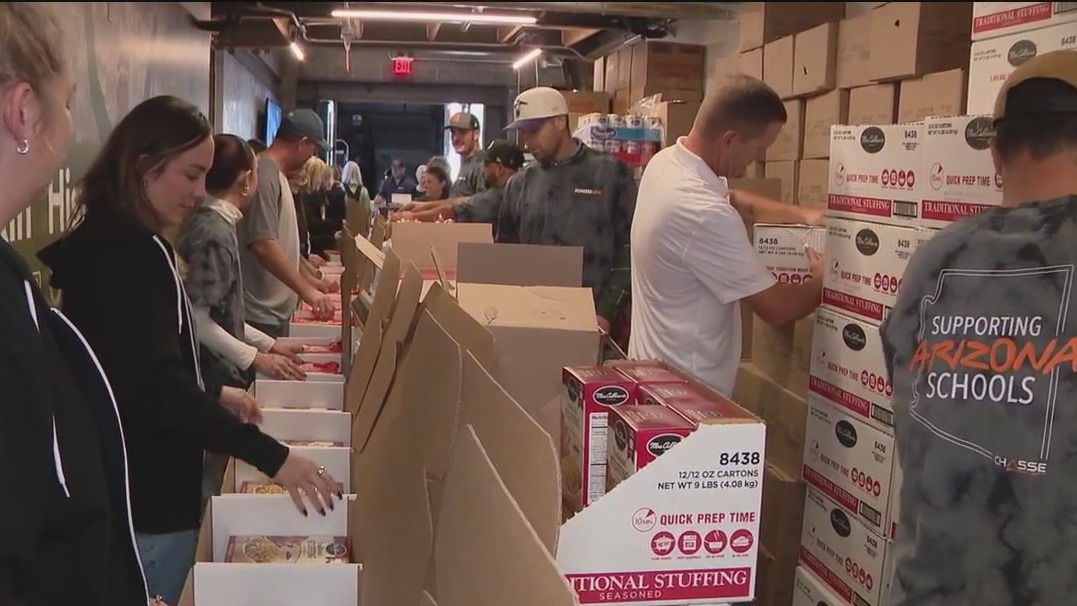 Tempe organization donating thousands of Thanksgiving food boxes to local schools