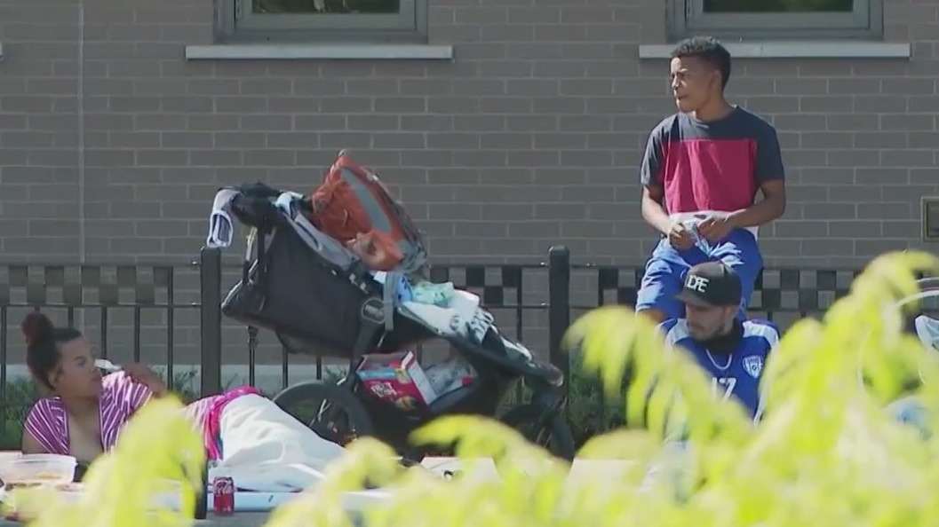 New shelter for migrants opening on Chicago's Northwest Side