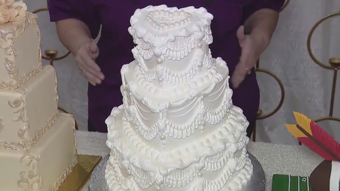 Wedding cakes at Houston Bridal Extravaganza