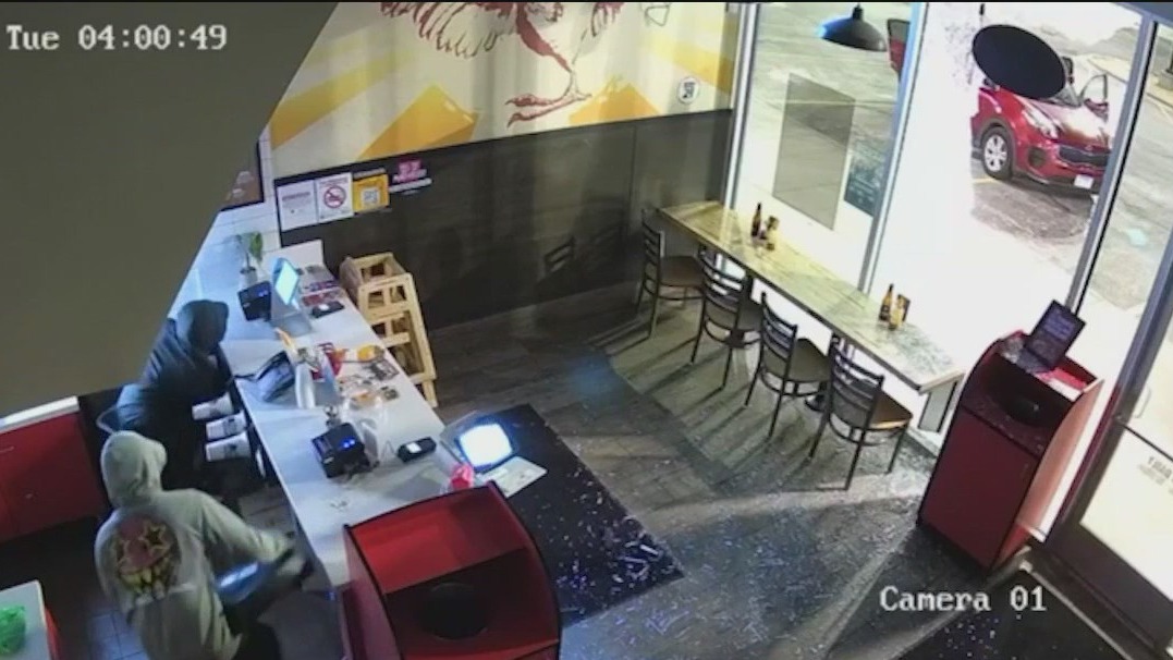 Video shows brazen burglars shatter windows, steal cash in Northwest Side heist