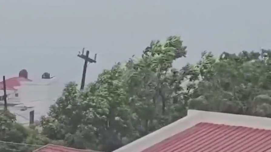 Beryl: Texas preps for storm impacts