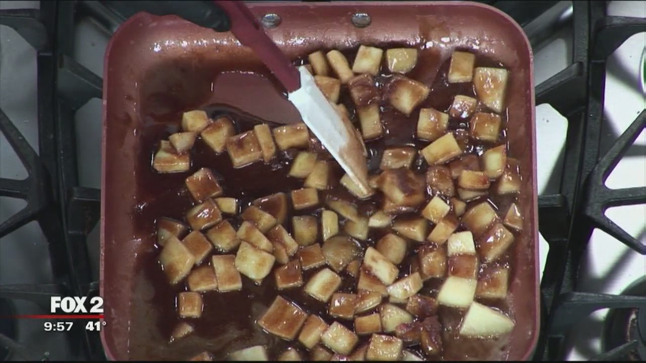 Westin chef prepares apple cinnamon bread pudding